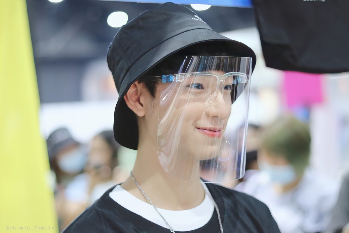 chimon_official's tweet photo. วันนี้เรามีนัดกันนะ!!!

" Grand Opening Greyhound Cafe "
📆: 26 พ.ย. 63 
⏰: 18.00 น. 
📍: The Mall Lifestore Ngamwongwan 
( G Floor ) 

แวะมาหา มากรี๊ด มาให้กำลังใจน้อง @Chimonac กันเยอะๆนะคะ🤗🥰
#ชิม่อนไงจะใครหล่ะ 
#ChimonWachirawit https://t.co/C9M4jhYCpN