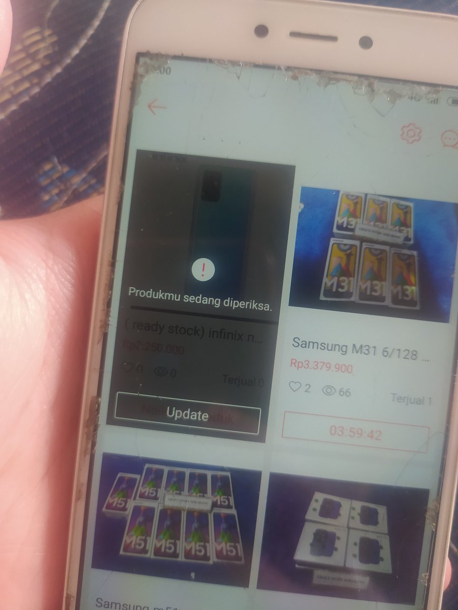 ChoniAgata's tweet photo. @ShopeeCare 
Shopee eror ya. Upload produk baru gabisa nih menghambat orang kerja 😭😭 https://t.co/38gUtLjquD