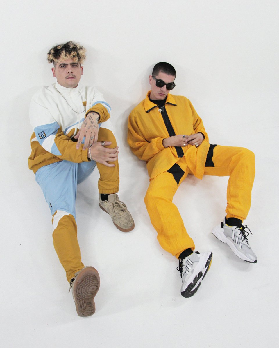 laurorobles's tweet photo. este viernes 🔥
LAO + ROBOT95
KING SIZE EP
estas canciones las hicimos a lo largo de un año, tuvimos la suerte de compartir escenario en @sonarmexico 🇲🇽 y en @lasolarfestival en Colombia 🇨🇴 donde también hicimos colaboraciones con @metricas_frias_dp @stefficrown
link in bio 🔗 https://t.co/Ndj1ltfdEV