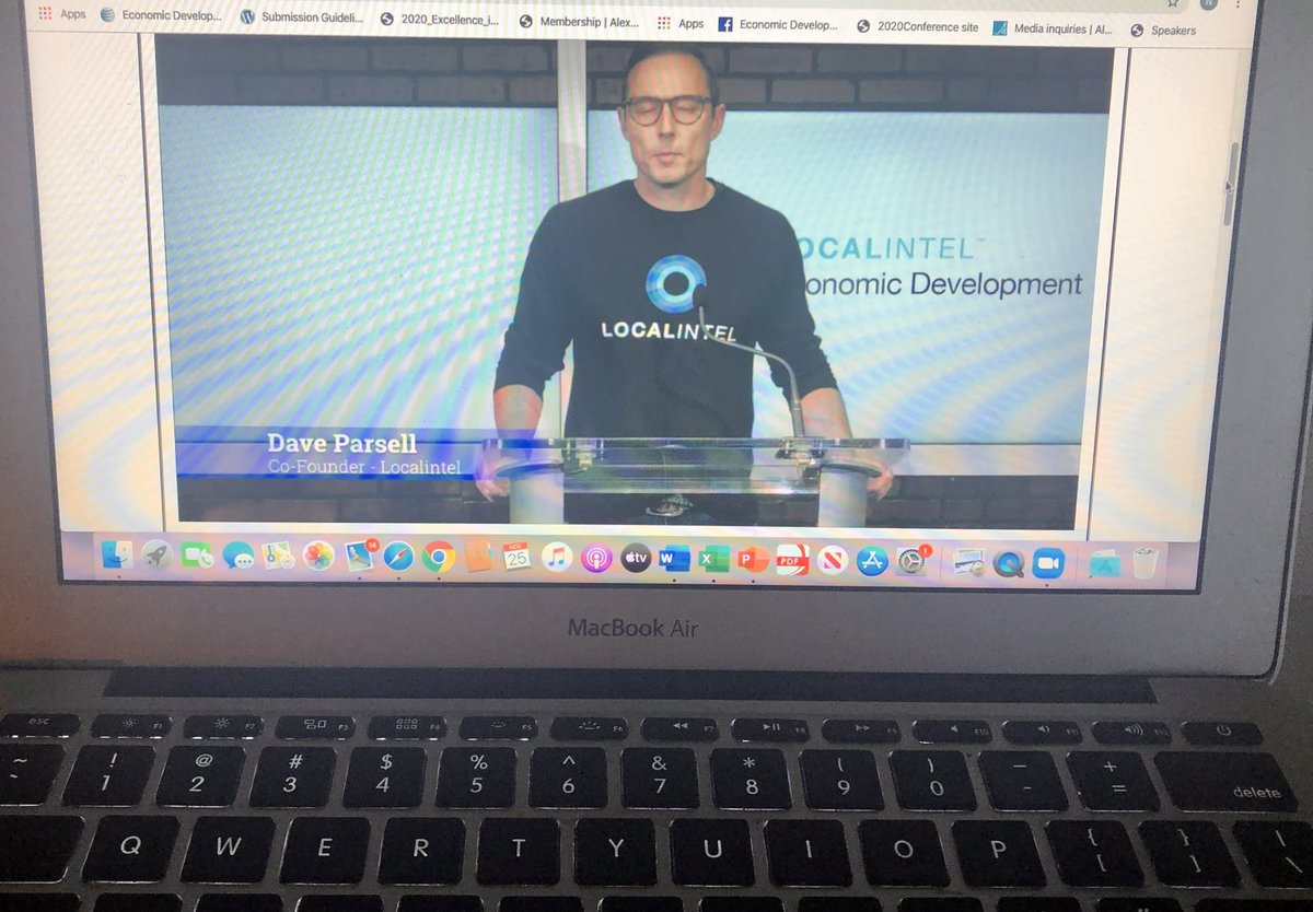 edaalberta's tweet photo. Xperience #EDA2020 talking about data driven marketing with our Silver partner @myLocalintel .. excellent nuggets of information🙌 including how to keep people on your website.@AlbertaImpact @kiwiProAV https://t.co/XkMTBTWTU9