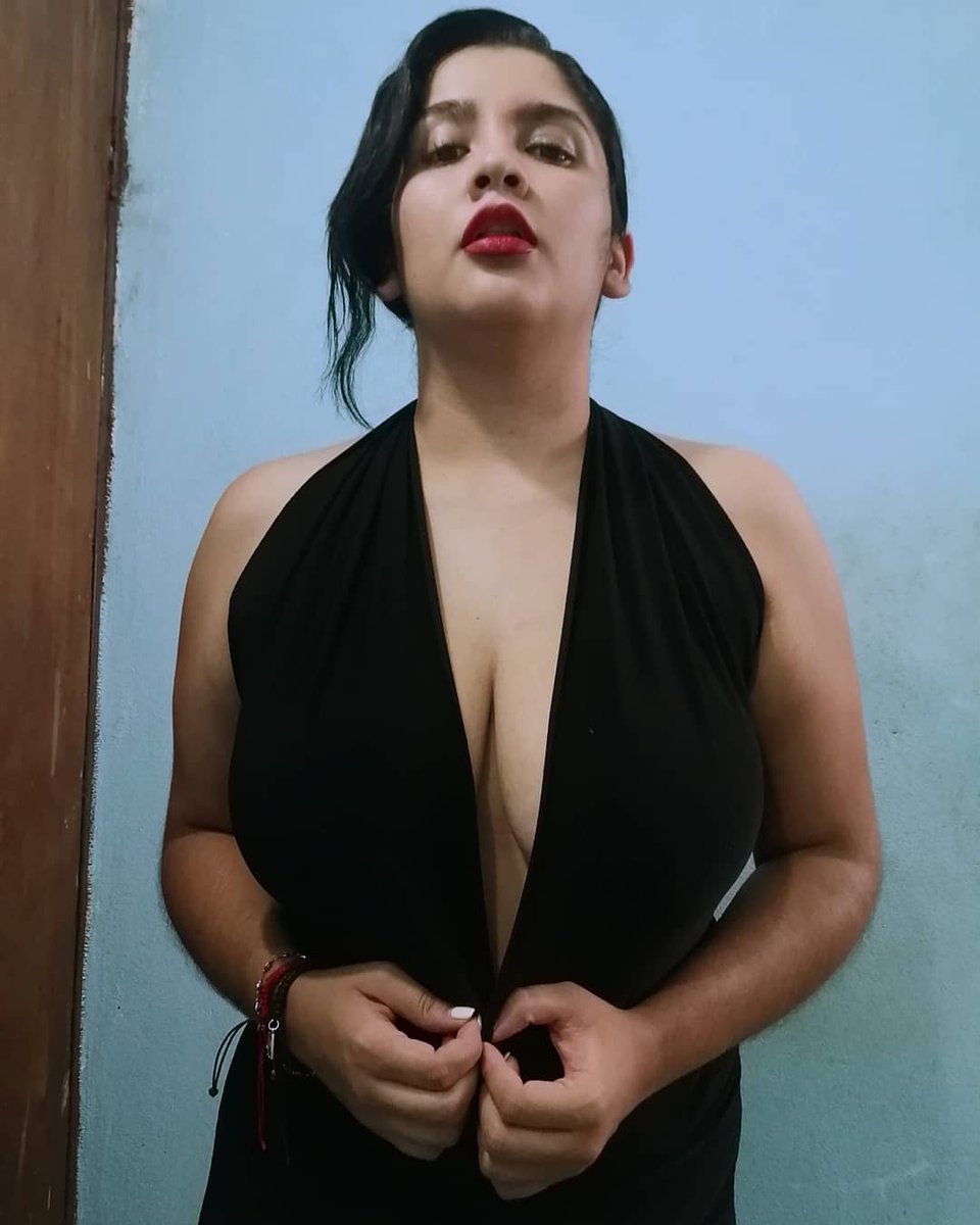 SofiiLizaran's tweet photo. Quiere salir, fumar, beber, subir un video pa' que lo vea él pa' que se de cuenta de lo que perdió, pa' que el hijueput se sienta peor...🎶 #enmodosexy🤤 #ensolterawers  #solteraysincompromiso #curvygirl #sexy #sexygirl #soygordibuenayque❤️ #mexicangirl #EnAtrevida #enperrisima https://t.co/X8hjXM2F75