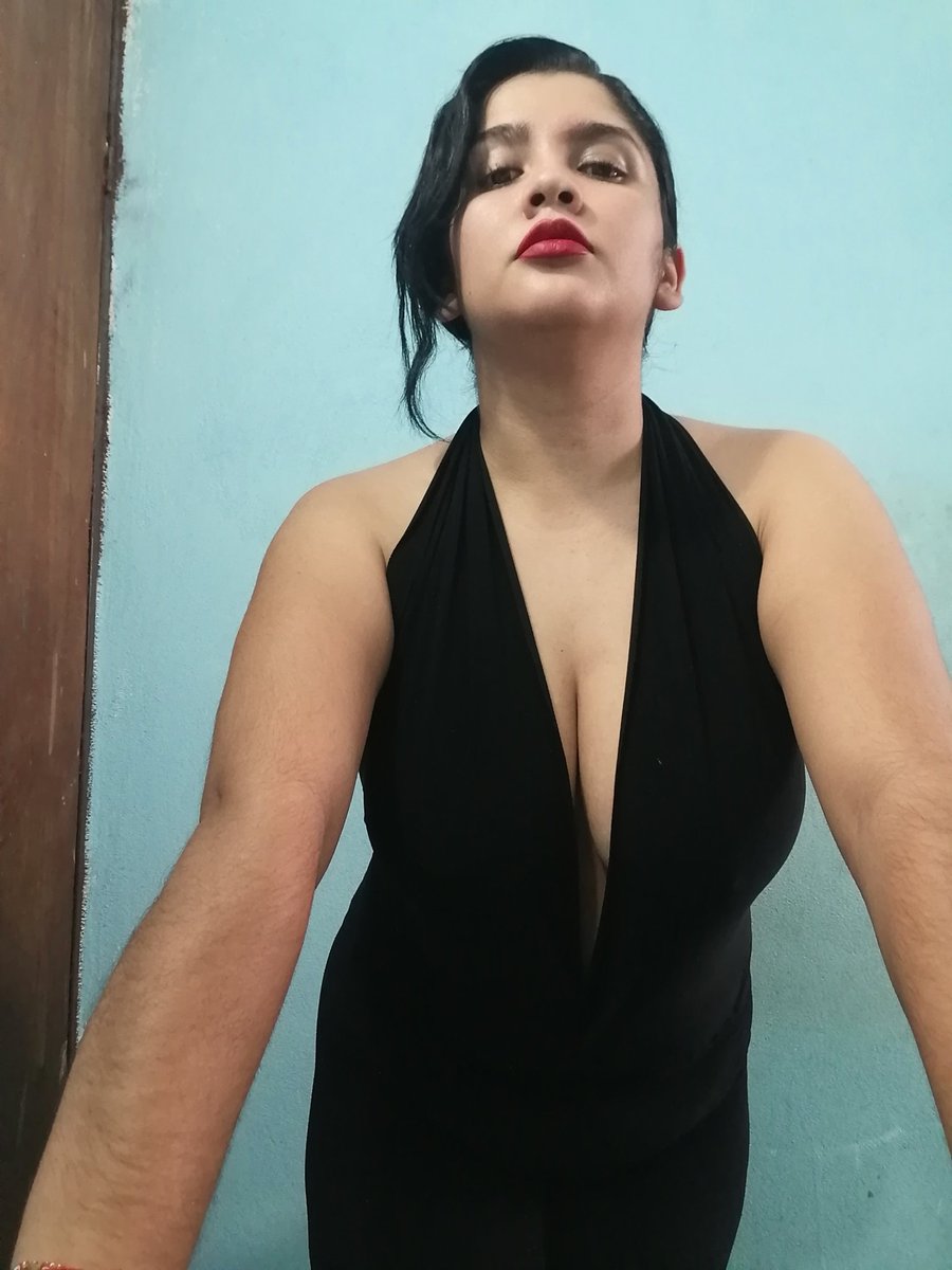 SofiiLizaran's tweet photo. Quiere salir, fumar, beber, subir un video pa' que lo vea él pa' que se de cuenta de lo que perdió, pa' que el hijueput se sienta peor...🎶 #enmodosexy🤤 #ensolterawers  #solteraysincompromiso #curvygirl #sexy #sexygirl #soygordibuenayque❤️ #mexicangirl #EnAtrevida #enperrisima https://t.co/X8hjXM2F75