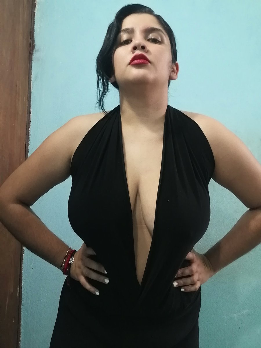 SofiiLizaran's tweet photo. Quiere salir, fumar, beber, subir un video pa' que lo vea él pa' que se de cuenta de lo que perdió, pa' que el hijueput se sienta peor...🎶 #enmodosexy🤤 #ensolterawers  #solteraysincompromiso #curvygirl #sexy #sexygirl #soygordibuenayque❤️ #mexicangirl #EnAtrevida #enperrisima https://t.co/X8hjXM2F75