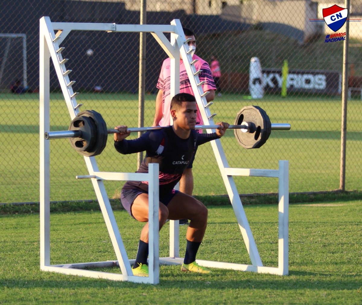 clubnacionalpy's tweet photo. #EntrenamientoTricolor 🔴⚪🔵
⚽️📸Nos seguimos preparando para medir al equipo #Solense 🙋🏻♂️
#VamosNacional #LaAcademia 💪🏻 https://t.co/lDxXsL0Is9