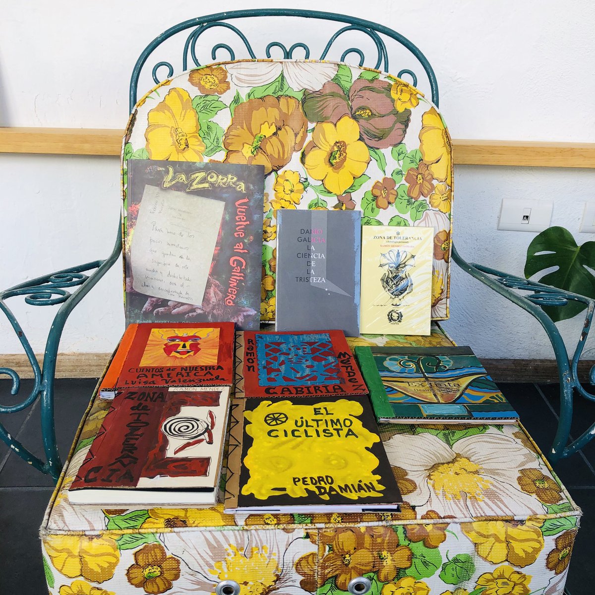 LaEstival's tweet photo. Muy contentos de darle la bienvenida a La Ratona Cartonera. 
Disponible en nuestra sección de Editoriales independientes y autores de Morelos. #librería #libre #laestival #leer #lectura #libros #cuernavaca https://t.co/jnJ0qss7Ut
