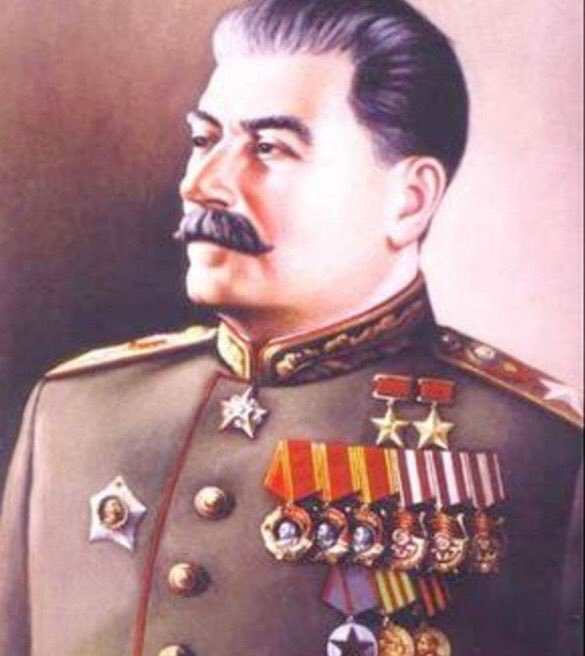 ussrlife's tweet image. Как Вы считаете, необходимо ли в Москве установить памятник Верховному главнокомандующему И.В. Сталину? 

Ретвит - если да.
Лайк - если нет.