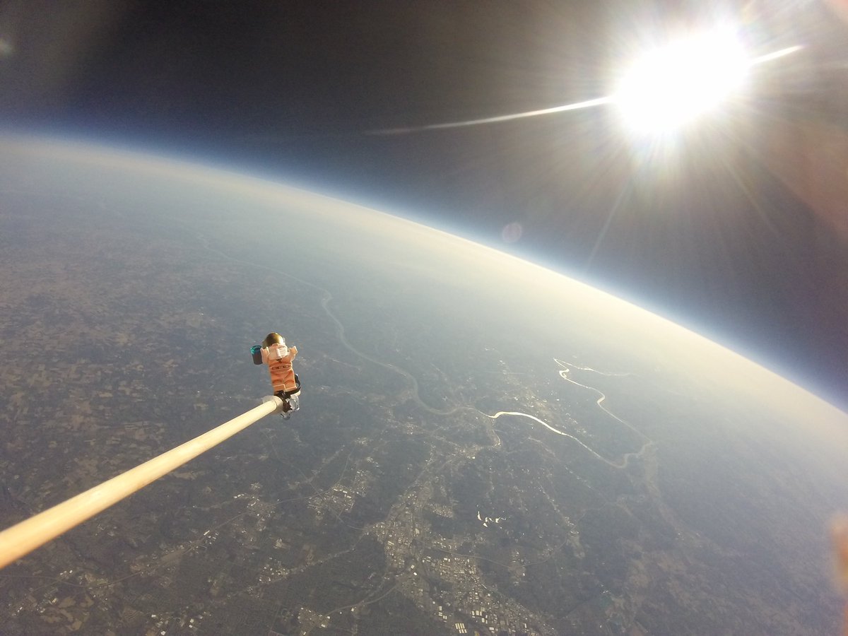 alishalange's tweet photo. @davidrocknyc #WeatherBalloon #Research #AIAA #physics #nerdlife #nerdalert #Calculus #flightpattern https://t.co/v59Xh9jkOo