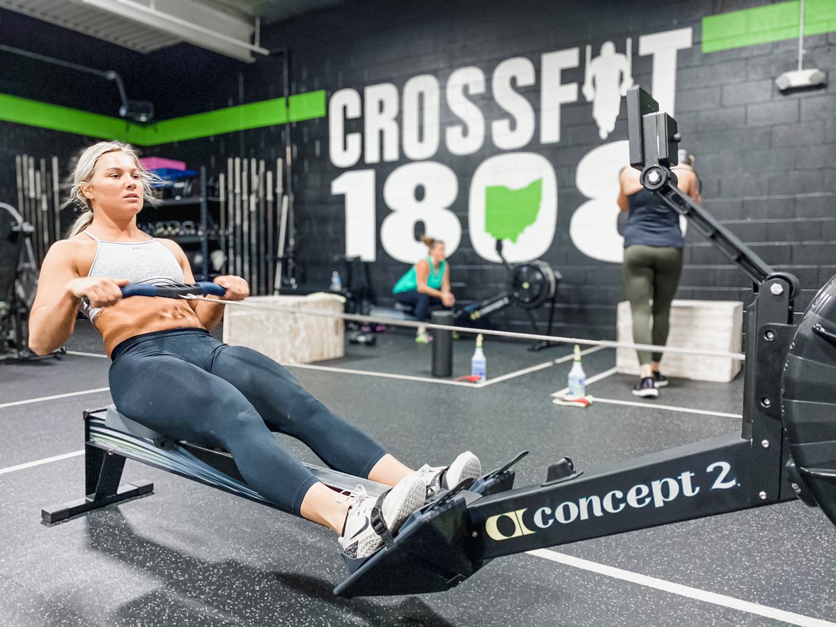 brookeradermac1's tweet photo. i am thankful for my parents for always being my number one supporters. i am thankful for my team and coaches that always make me laugh. i am thankful for my crossfit family for always making me stronger. i wouldn’t be who i am without any of these opportunities🤍@mvhs_softball https://t.co/gZF6VU8ofL