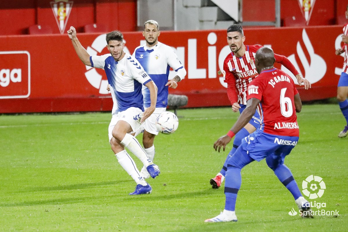 jordipress's tweet photo. Crónica del #SportingSabadell 3-1
El día que murió Diego Armando Maradona
Justo triunfo del @RealSporting ante un @CESabadell que no supo aprovechar su momento tras el 1-1
https://t.co/Kec9gj2aVq
Lo mejor. La jugada del 1-1 @JuanHdez_17 
Lo peor: La fragilidad arlequinada https://t.co/qoJGYbTvzx