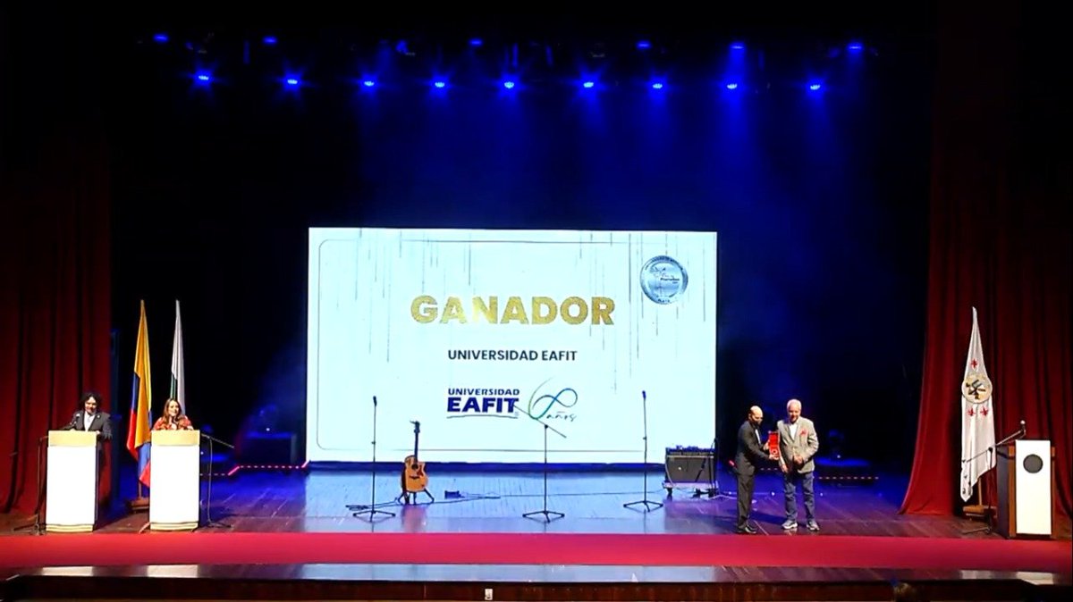 AnaMejiaGu's tweet photo. Siguiendo a @joseangelarriet y @qadmon en los Premios Prometeo @UdeMedellin_. Emociona el reconocimiento recibido por #AprendeenCasa con #SaberDigital 👏👏 https://t.co/dMvtGckC2n