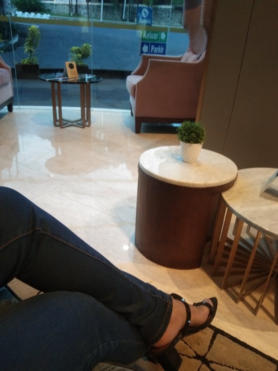 AyuningIrma's tweet photo. Tinggi Memel bukan langsing, inc excl jg bisa. St or LT. Minim hotel bintang 3. Cash bayar di muka. Olive 0895-3093-2479
#ceweksemarang
#bosemarang
#openbosemarang
#hotelsemarang
#wisatasemarang
#wpsemarang
#24jamsemarang
#jandasemarang
#panggilanhotel
#panggilanhotelsemarang
#bo https://t.co/7TFzrD2xmZ