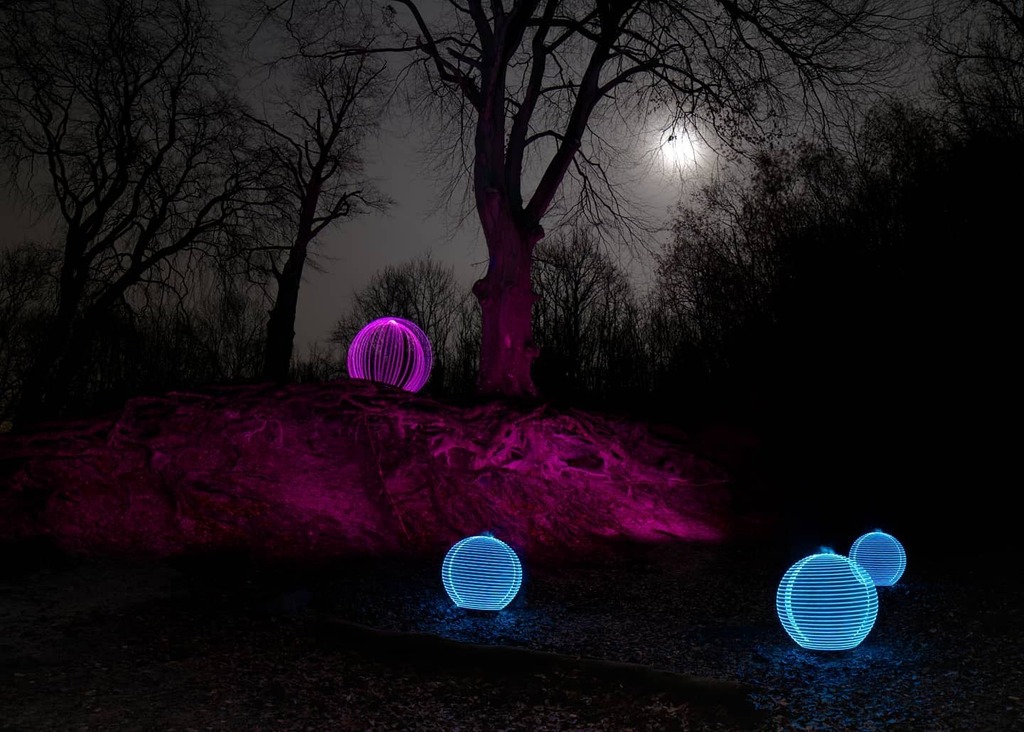 Hazysmile's tweet photo. A meeting of orbs.

One hell of a slippery location!
14mm, Iso100, f8, 154sec

#photography #learningphotography #amateurphotography #nikon #nikonz6 #samyang14mm #lightpainting #lightpaintinguk #lightpaintingphotography #orbup #balloflight #lazyshutter #… https://t.co/CDQYJc6gMF https://t.co/CUlRW9oZ47