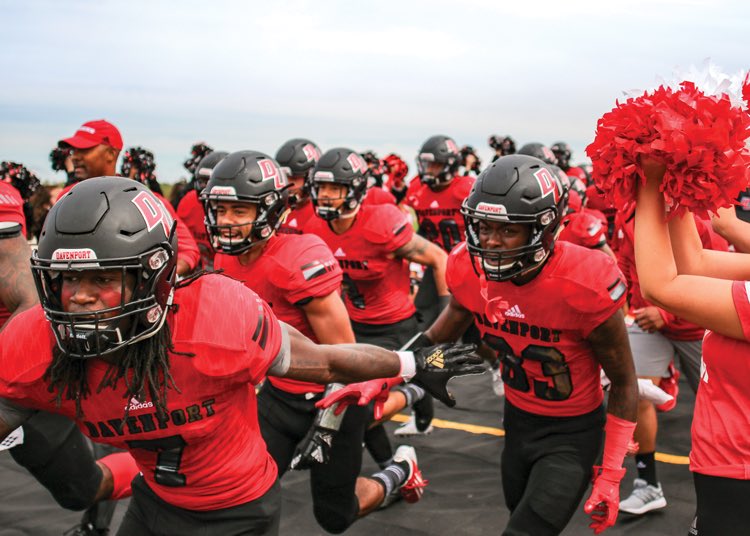 GarmoNathan's tweet photo. Grateful to be back in Michigan and able to play football at @DU_Football, thank you to @SparkyMcEwen1 and @lmelo90 for the opportunity and the visit, also big thanks to @RCTCJacketCoach, @stanbedwell , and @CoachAJones for giving me my second chance #StrictlyBusiness https://t.co/1V4JId3m42