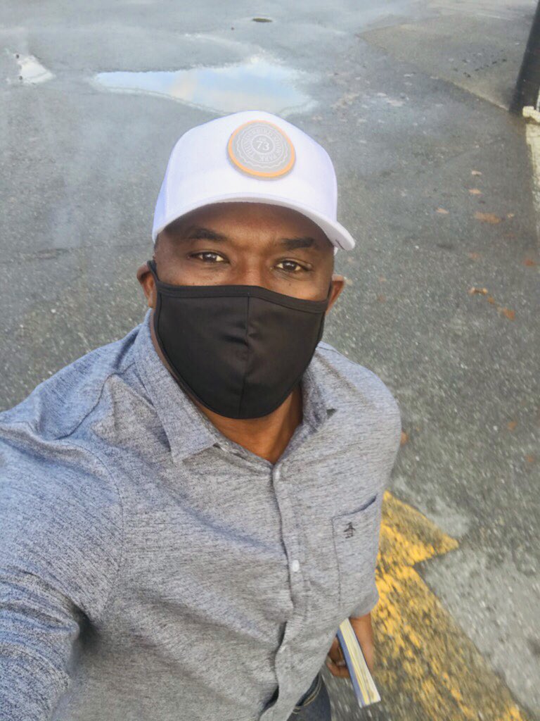 davedbenefield's tweet photo. I know it’s after Labor Day, and I shouldn’t be wearing white but, my Thunderbird Show Park hat is so lit.
#vancouver #Gardenworks #Mandeville #eddis #HydroFarm https://t.co/ZmhYVkdZf1