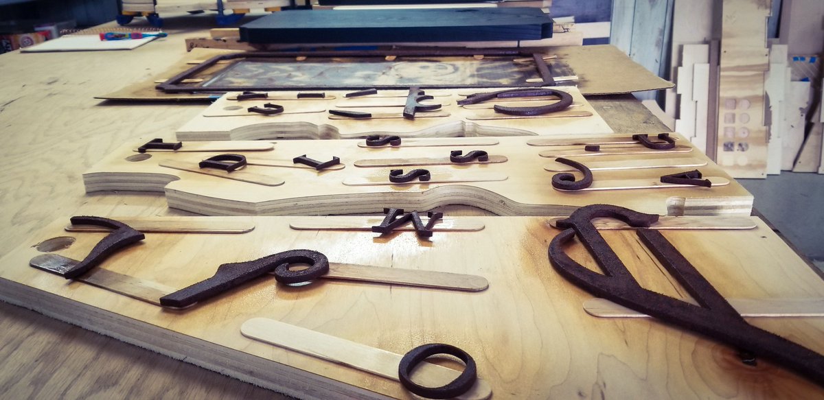 RoosterWorx's tweet image. Got 2 coats of India ink on the backer which I&apos;ve always wanted to try out. Gonna be some poly on these pieces for sure

Dig the design, slide in my dms
🐔
🐔
🐔
#tattoosign #rustymetal #rustysign #uglytobadass #indiaink #plasmacnc #steelsign #tattooshop