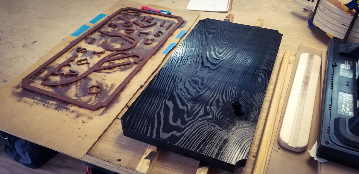 RoosterWorx's tweet image. Got 2 coats of India ink on the backer which I&apos;ve always wanted to try out. Gonna be some poly on these pieces for sure

Dig the design, slide in my dms
🐔
🐔
🐔
#tattoosign #rustymetal #rustysign #uglytobadass #indiaink #plasmacnc #steelsign #tattooshop