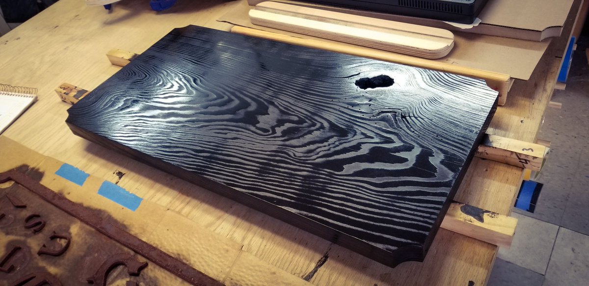 RoosterWorx's tweet image. Got 2 coats of India ink on the backer which I&apos;ve always wanted to try out. Gonna be some poly on these pieces for sure

Dig the design, slide in my dms
🐔
🐔
🐔
#tattoosign #rustymetal #rustysign #uglytobadass #indiaink #plasmacnc #steelsign #tattooshop