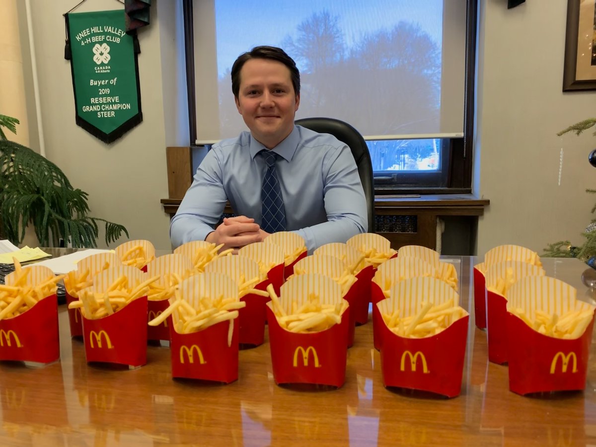 DevinDVote's tweet photo. @RMHCCanada supports thousands of families every year by keeping them together when their child is sick.
You have until November 30th to support this amazing work by purchasing fries at @McDonaldsCanada.
Lets help keep families together this Christmas! #FriesForGood https://t.co/e75kNOfb25