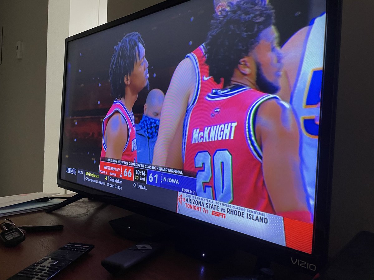 WVLTWill's tweet photo. Day off and you bet Iโm watching @WKUBasketball #LetsGoTops https://t.co/Es4jCUgBsM