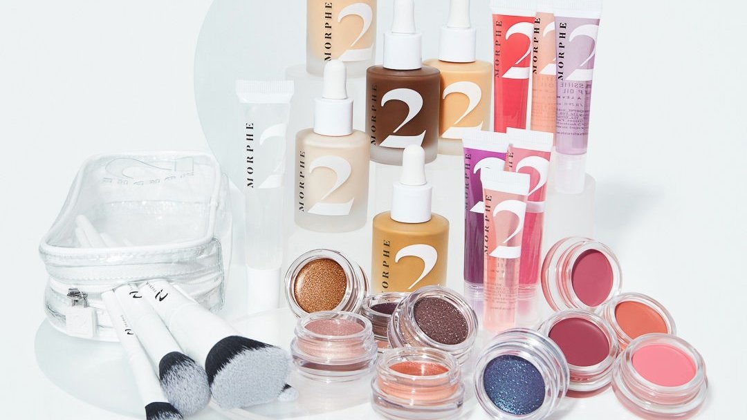 MorpheBrushes's tweet photo. #GIVEAWAY

1️⃣ will WIN a $150 gift code to shop #morphe2 + more till you drop on https://t.co/Tauaf4i4Wx! ⁣

HOW TO ENTER: ⁣⁣⁣⁣⁣
✨ Follow @MorpheBrushes
✨ Like &amp; RT
✨ Tag a babe (1 comment = 1 entry)⁣ https://t.co/OPPvvkusnp