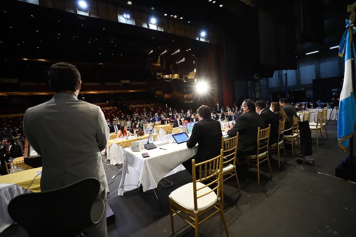 RedxGuate's tweet photo. Los integrantes de Junta Directiva y los diputados de la #IXLegislatura, realizan hoy la 41ª #SesiónOrdinaria en el Teatro Nacional #MonitorLegislativo https://t.co/NCR9FB1rF1
