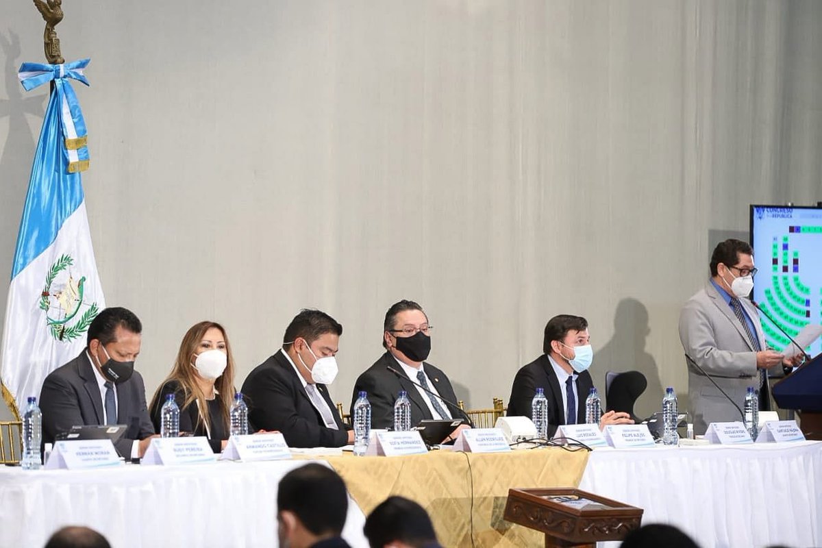 RedxGuate's tweet photo. Los integrantes de Junta Directiva y los diputados de la #IXLegislatura, realizan hoy la 41ª #SesiónOrdinaria en el Teatro Nacional #MonitorLegislativo https://t.co/NCR9FB1rF1