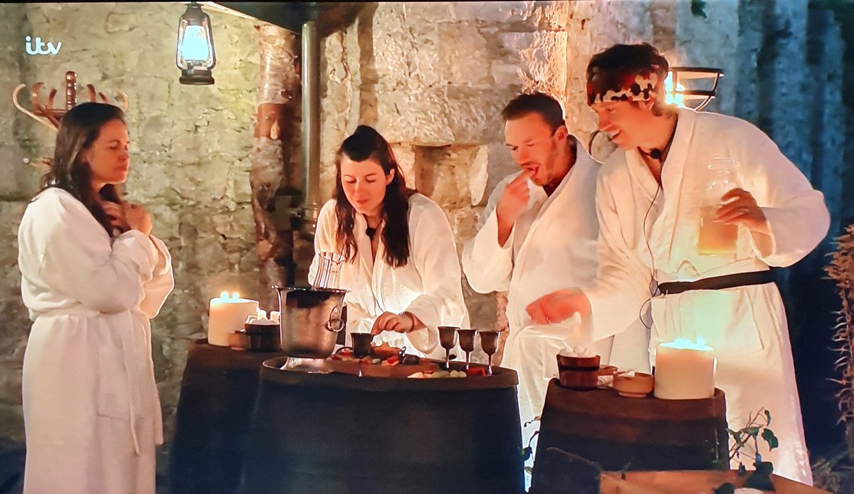 spabreaks's tweet image. Don't miss out like @beverleycallard @jessplummeruk and @RuthieHenshall, get yourself to a spa when they reopen on the 2nd of December! @itv @imacelebrity #imacelebrity #ImACeleb #spa