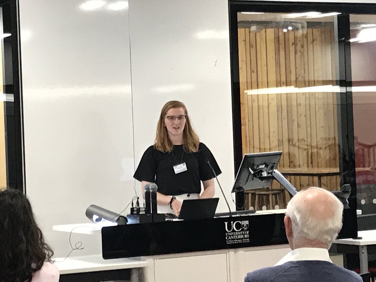 marionLtan's tweet photo. Happening at the moment at #MetSoc2020. Interesting talk by @Sara_Harrison79 on impact based forecasting! Part of Sara’s work looks at different data sources for impact based modelling. https://t.co/utNgtlnquv