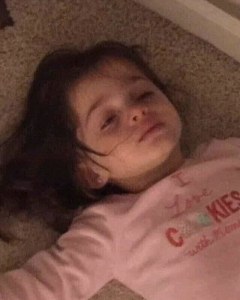 eriikadb's tweet photo. me tomorrow at midnight when bad bunny drops el ultimo tour del mundo🥺 https://t.co/vUeNLqRZtX