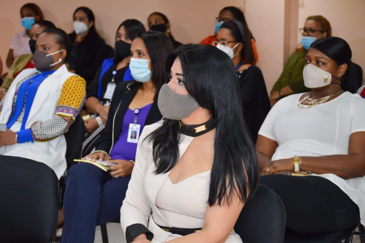 Unidad de Electrificación Rural Y Sub-Urbana, por motivo al Día de la No Violencia Contra la Mujer, tuve la oportunidad de presentar la conferencia  “Soy Única” junto a la comunicadora, Grace Reyes, quien habló sobre el “Origen y Evolución de la Violencia Contra la Mujer”