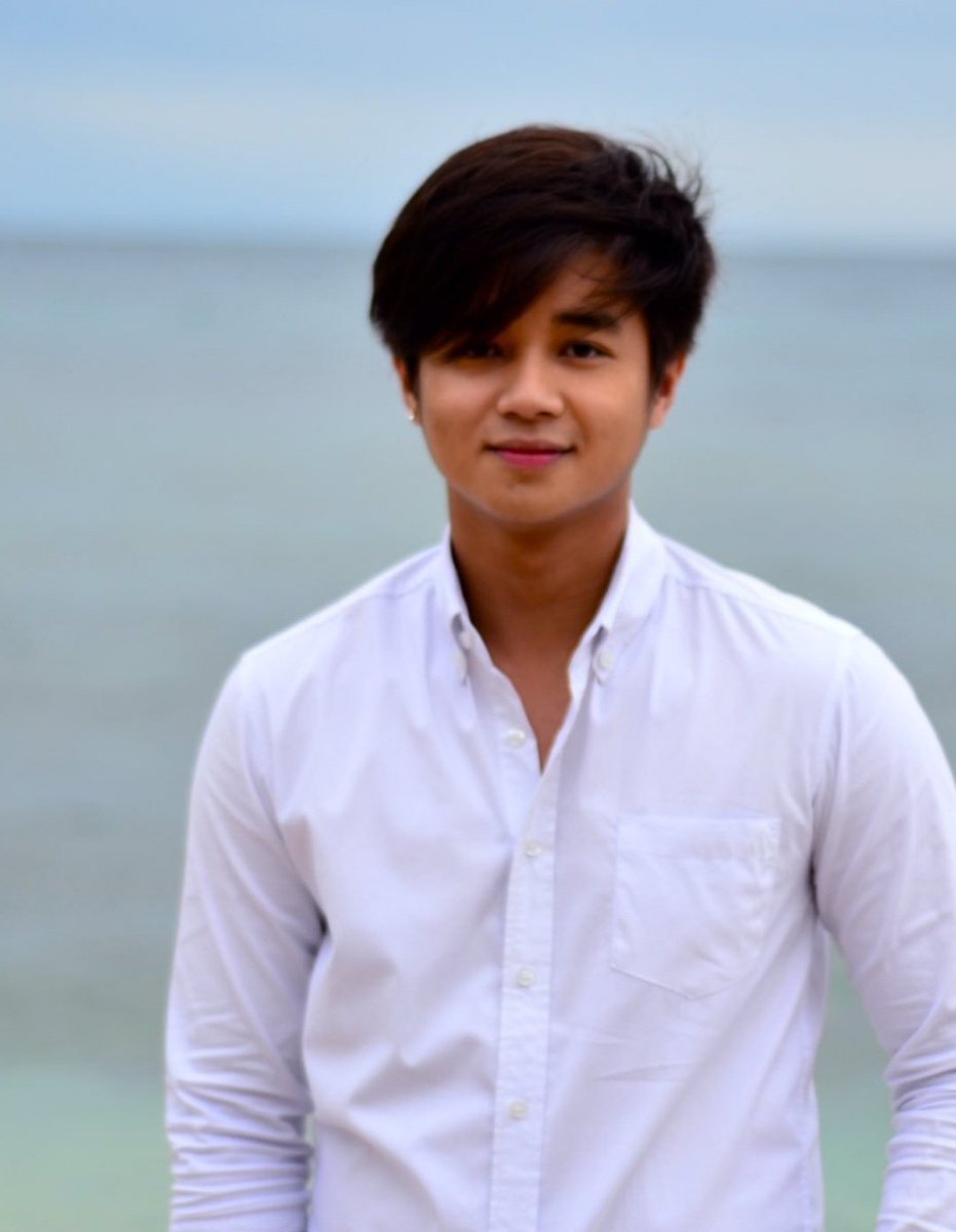 bengienatics14's tweet photo. Ito ang isa sa napakaraming pictures ni bebe  (sa cellphone ko) na gustong gusto ko kaya....

HAPPY 26TH BIRTHDAY BEBE @YourYvesFlores

At lagi kang gabayan ni LORD (ur family too) na matupad ang lahat ng goals mo in life. Keep safe and enjoy ur day. https://t.co/950Vm5yI8N