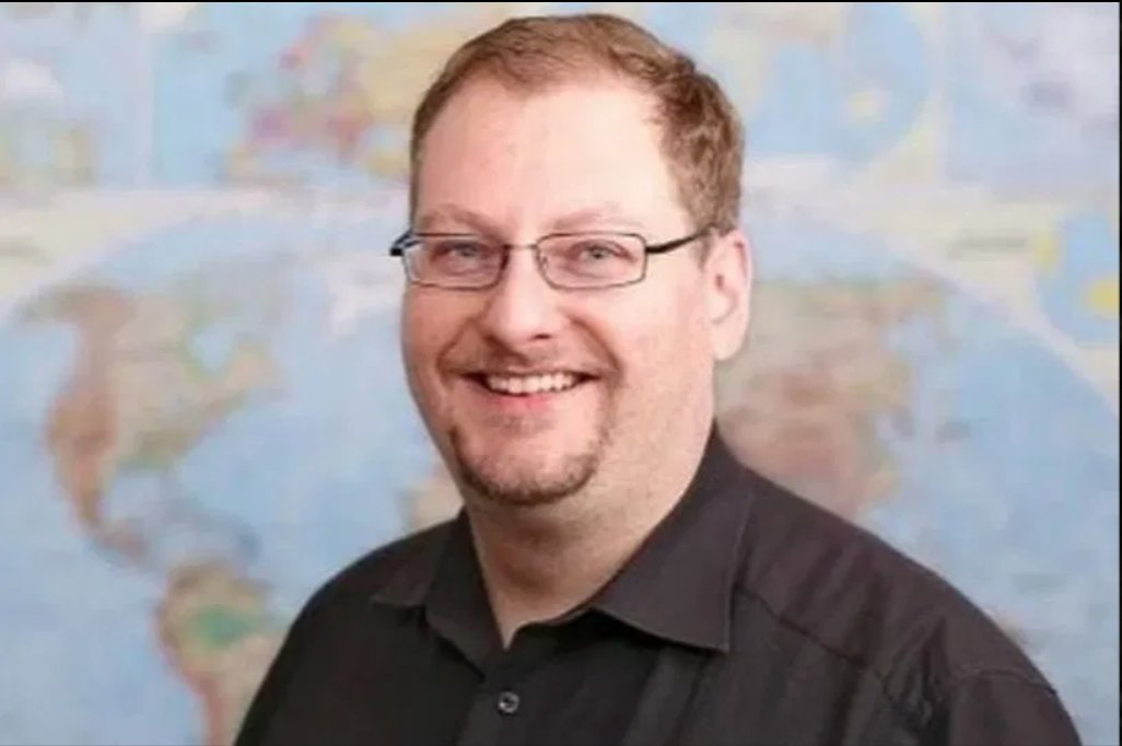 TheTorontoSun's tweet photo. ‘Cannibal’ school teacher accused of killing and eating man he met on dating site https://t.co/riD1NyxZv3 https://t.co/4U6ziCSBRL