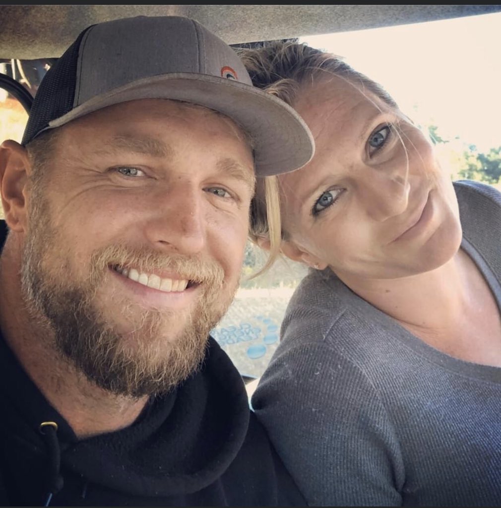 FarmsBrandt's tweet photo. I love it when my wife has the time to ride with me in the tractor. #luckyman https://t.co/3WakuMPNT9