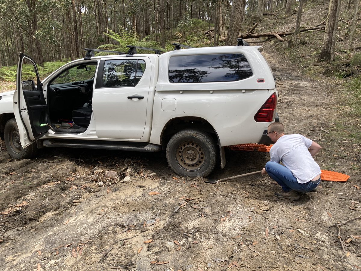 ohstephbrown's tweet photo. Getting bogged during Day 1 of your first pilot study is a right of passage, right? @stream_berger @The_WERG #AcademicChatter https://t.co/WkhIApNWDM