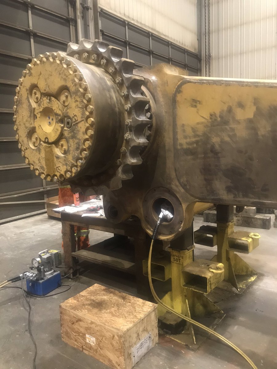 Progress marches on with the D10T rebuild. Transmission and final drives rebuilt. Fittings and hoses swapped onto new valves. Engine and torque ready for install.