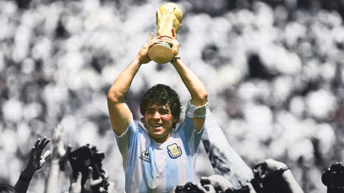 tafelito's tweet photo. The world is mourning but here in the US we still talking about Trump 🤦‍♂️ 

Gracias Diego 🇦🇷
QEPD https://t.co/JrGLvxb9PQ