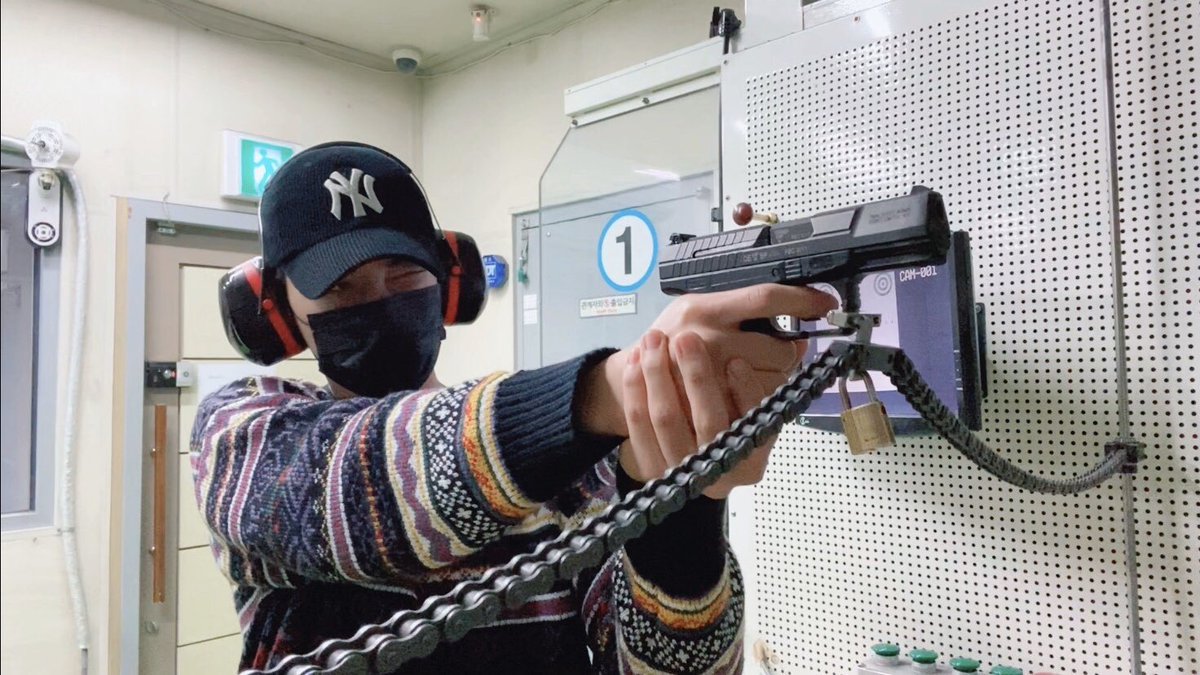 ShootingWooyoung is really good playing shooting games. Even when he tried gun shooting for the 1st time, he almost got a perfect score (190 out of 220 point). Later he got 1st place playing darts against the members @ATEEZofficial  #ATEEZ  #에이티즈