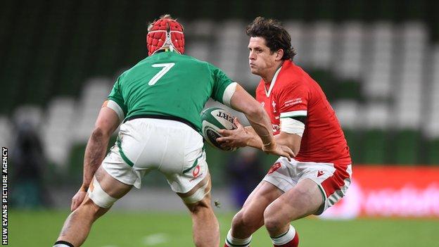 Wales v England: Scrum-half Lloyd Williams set for first Wales start for four years - https://t.co/CdcPVOPr46
Lloyd Williams in action against Ireland where he won his 30th Wales cap
Venue: Parc y Scarlets, Llanelli Date: Saturday, 28 November Kick-off: 16:00 GMT
... https://t.co/67FfxaPzsW