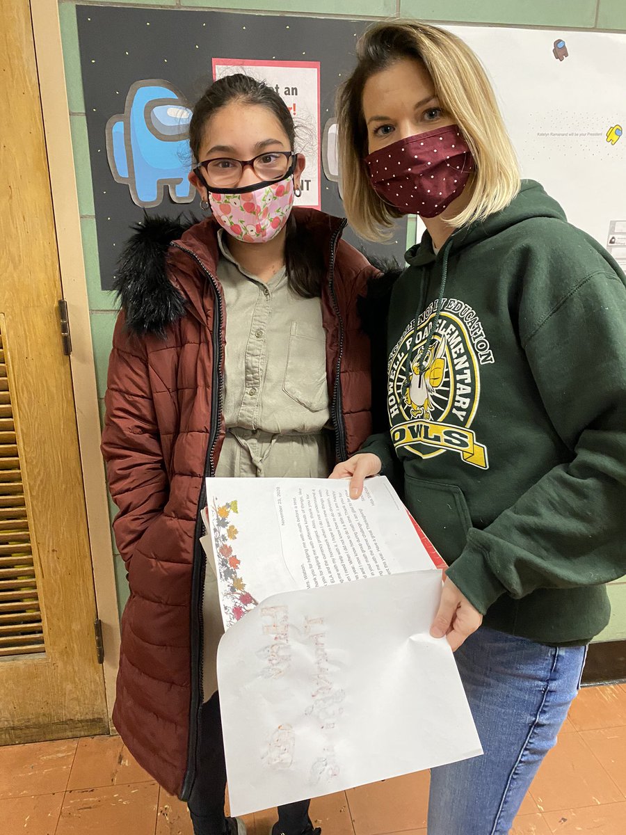 MrsPettasGrade6's tweet photo. Teachers were thrilled to receive these handwritten gratitude letters today! Many shared this was “the best way to kick off their Thanksgiving holiday.” Spreading gratitude one note at a time 💕🦃🥧👏🏽 @13MrsWatson @Dvandodge #happeningathowell https://t.co/RjqDmDthjW
