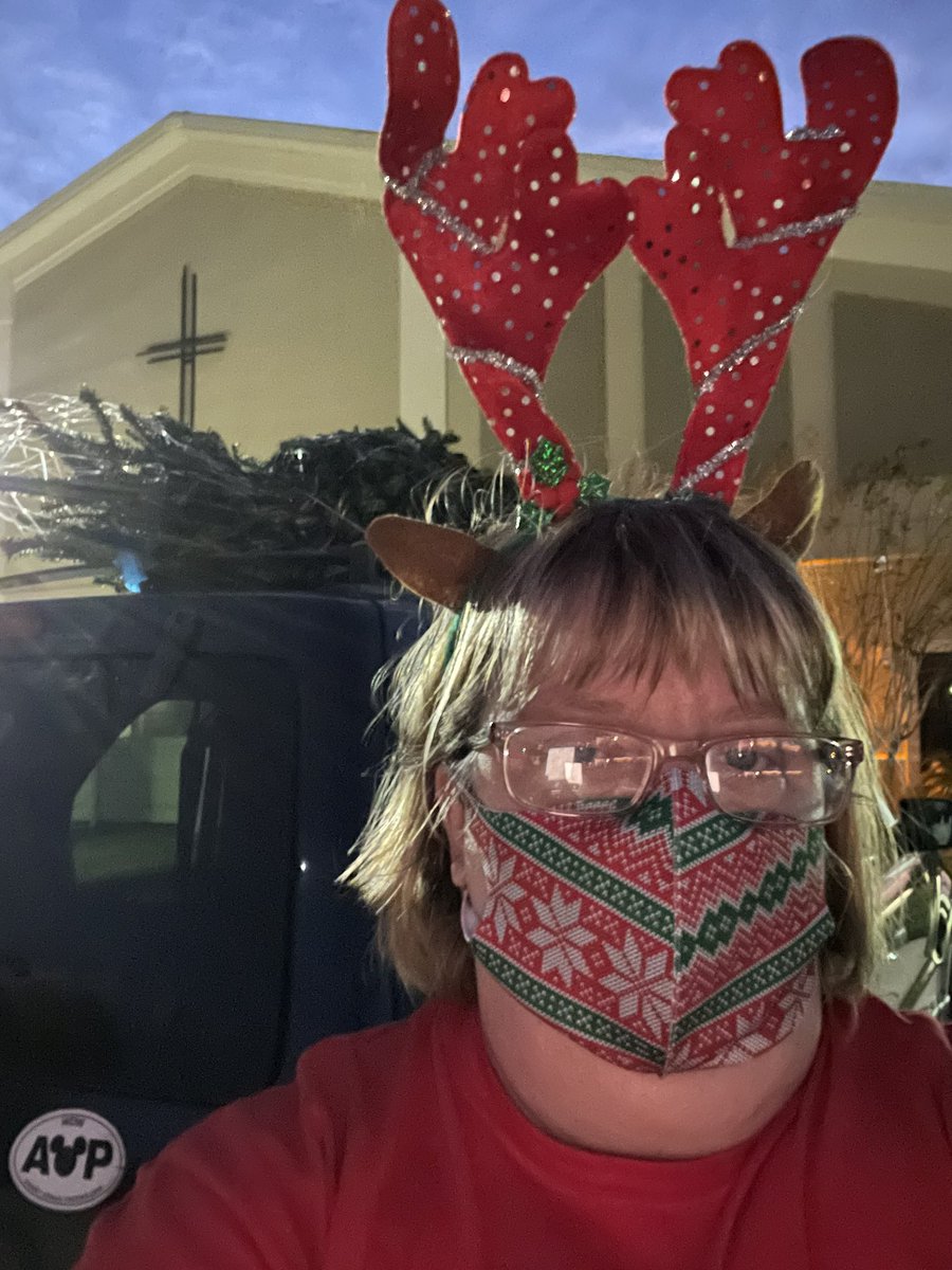 MomMaven's tweet image. We bought our Christmas Tree! Buy a Tree Change a Life 100% of the proceeds go to help kids globally and locally. #buyatreechangealife #riverlifechurchfl #communityforgood #bradentonfl