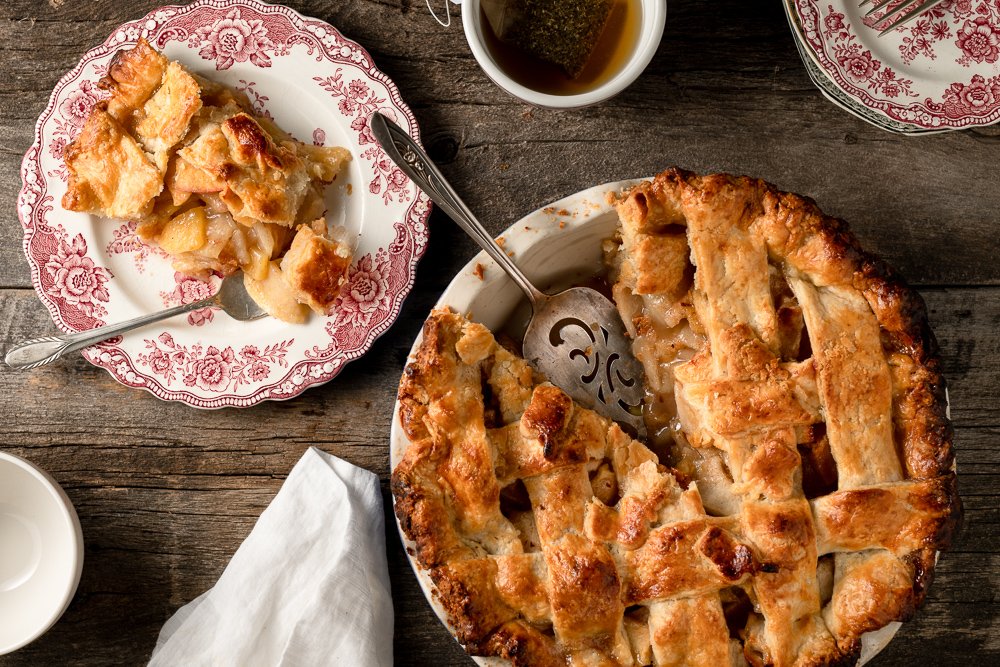 koruappleusa's tweet photo. #Thanksgiving called and this Classic #ApplePie recipe answered!!☎️ Filled with slices of crisp, juicy KORU® apples and topped with vanilla ice-cream... you simply can't go wrong! #KORUApple #EscapeOrdinary

Recipe: https://t.co/JiT1P5zoNR https://t.co/gFjjkzQY9C