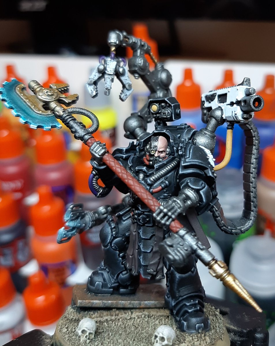 MunkertPeter's tweet photo. Als meinen ersten Tweet auf Deutsch gleich mal ein #WIP für meine #IronHands . Gibt noch einiges zu tun, bevor man ihn fertig nennen darf. Ich hoffe er und die Tasache, dass ich zukünftig auf Deutsch poste gefällt euch...
#WarhammerCommunity #warhammer40000 #warhammerpainting https://t.co/bDHfPlFR9t
