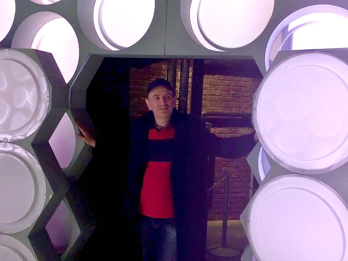 TimeLordDrew61's tweet photo. Welcome to the Type 40 Time Capsule otherwise known as a Tardis, it’s definitely Dimensionally Transcendental which means it’s Bigger on the Inside than it is on the Outside. And by the way I do Love the Roundels. #DoctorWho #Tardis #Exhibitions #TimeMachine #Roundels #Type40 https://t.co/IggG7iJo1z