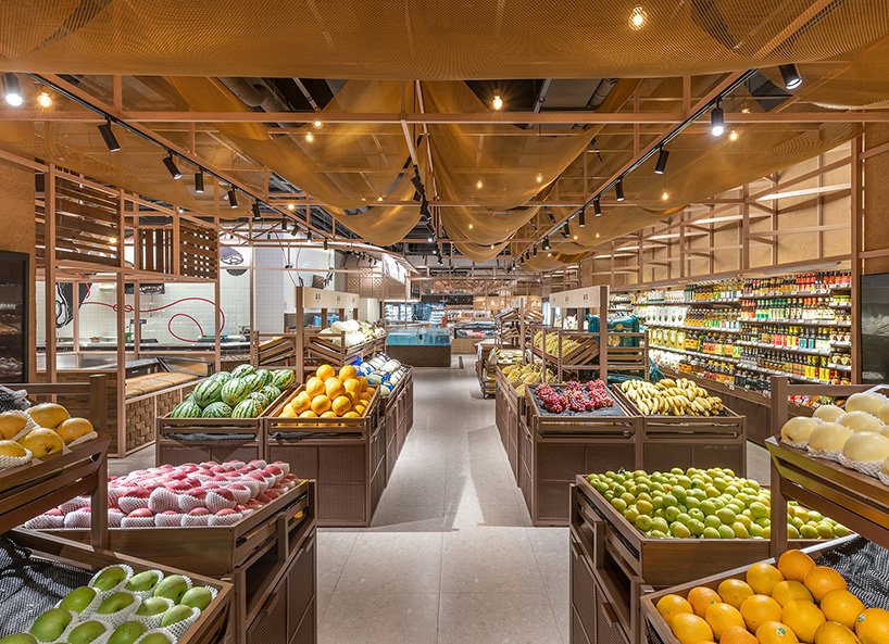 trendomexico's tweet photo. #collhunting Lukstudio construye un moderno supermercado en China con madera, reinterpretando los elementos esenciales de los mercados y puestos callejeros, con un diseño único basado en la eficiencia y la estética.  🍎🍋🍒🍑 https://t.co/bYIuEMpPrp