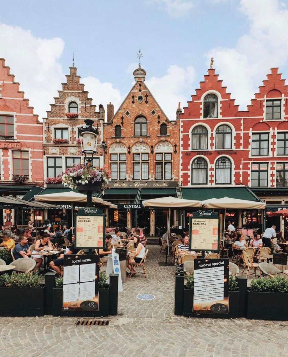 TraveIings's tweet photo. Bruges, Belgium 🇧🇪 https://t.co/LuxUdHryd4