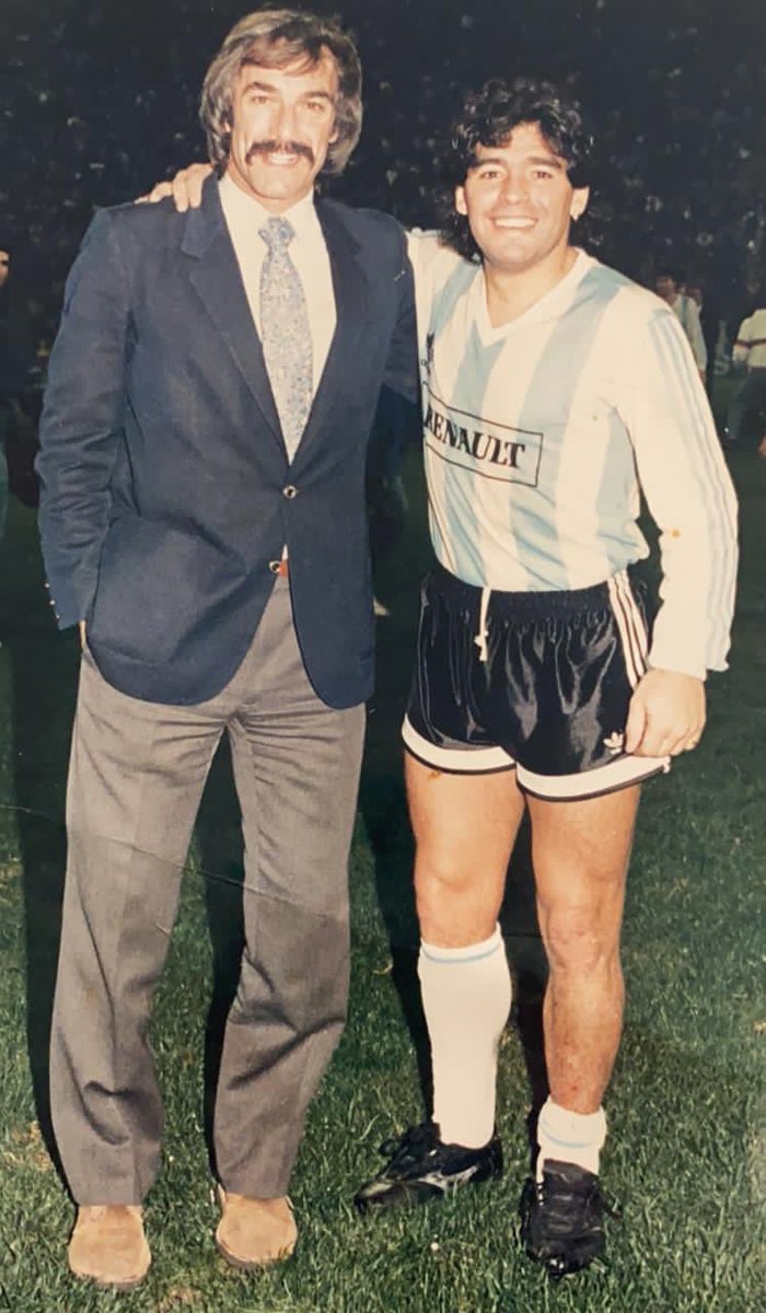 MalenaGalmarini's tweet photo. ¡Sin dudas hoy todo un planeta te extraña! 

Gracias por los momentos deportivos más mágicos de nuestra historia y por habernos dado tantas alegrías. 

Siempre fuiste un distinto, rebelde y contradictorio. Llevaste nuestra bandera a lo más alto.

¡Hasta siempre, Diego! https://t.co/Uw1koWrOGj