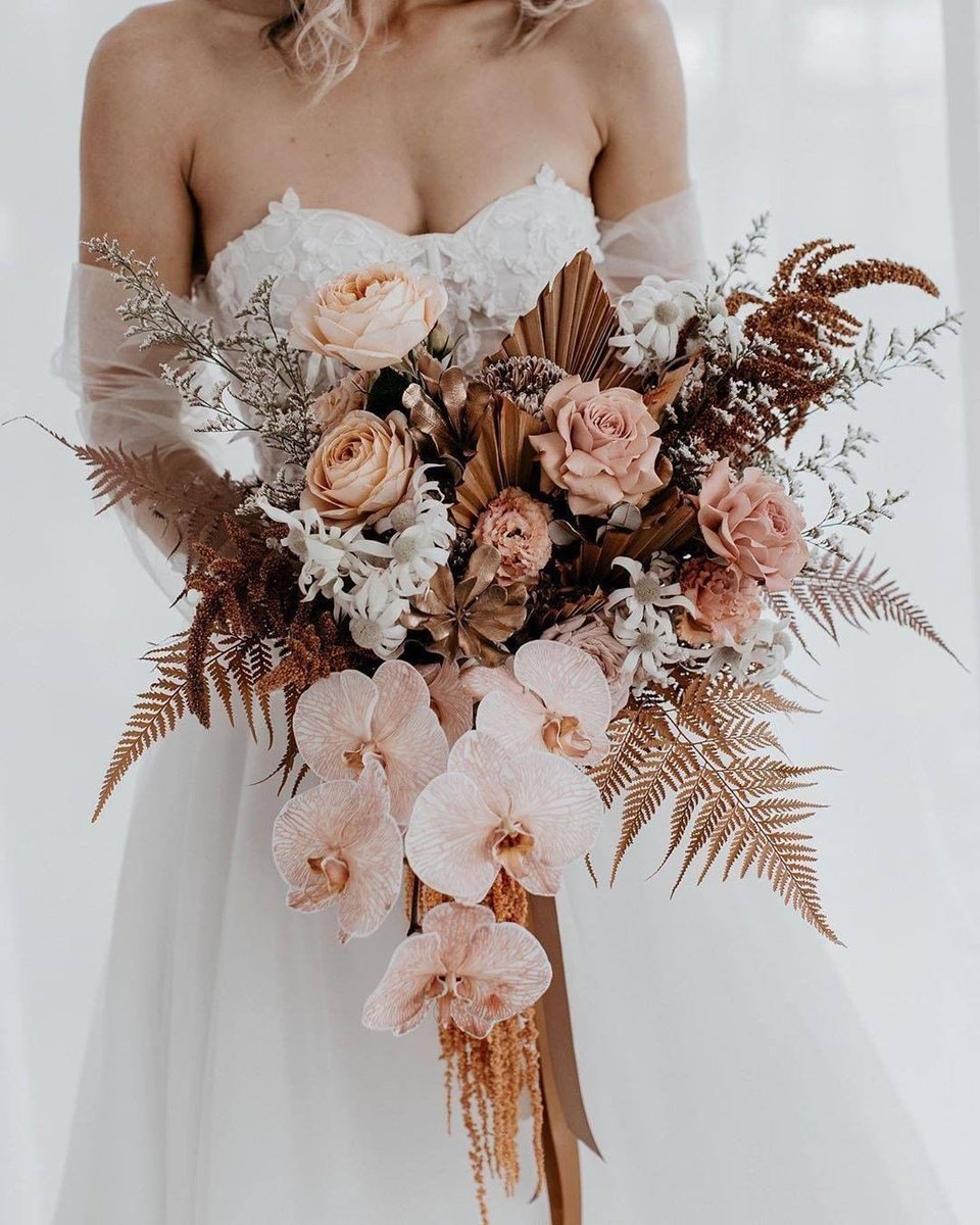 PapermintAU's tweet photo. Bouquet goals 😍

#instawedding #weddingideas #melbournewedding #destinationweddingphotographer #perthwedding #brisbanewedding #newzealandwedding #weddingflowers #bouquet ( #📷 @floralsandco )⁣ https://t.co/hPiLGIlNVy
