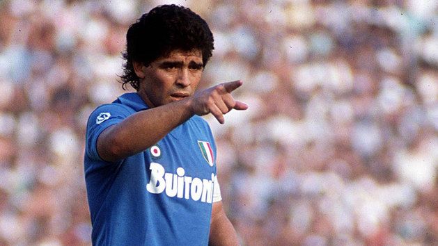 marca's tweet photo. #LoMásVisto Por esto Maradona es Dios en Nápoles: sus hipnotizantes mejores jugadas en Italia https://t.co/DAe4W9BonZ https://t.co/6V12GtGW3K