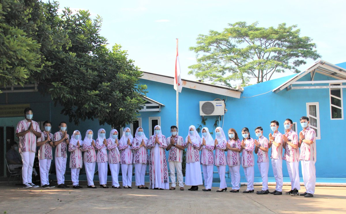 MutiaraIndah's tweet photo. Happy Teachers Day
"Cahaya Biru" Autism School 
#Ciangsana #Bogor #Cibubur #autism #autisindonesia https://t.co/jq29KtxhCY