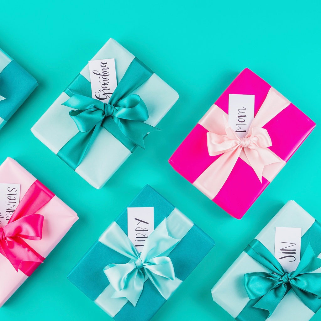 Stuck on what to get for mom? Here 3 gift ideas to help you delight her! 🎁

✨  Best Seller Bundle
Clear your mind, set your best goals, and move forward into 2021 with confidence with the best-selling PowerSheets® Intentional Goal Planner and accessories.

✨  Legacy Journ